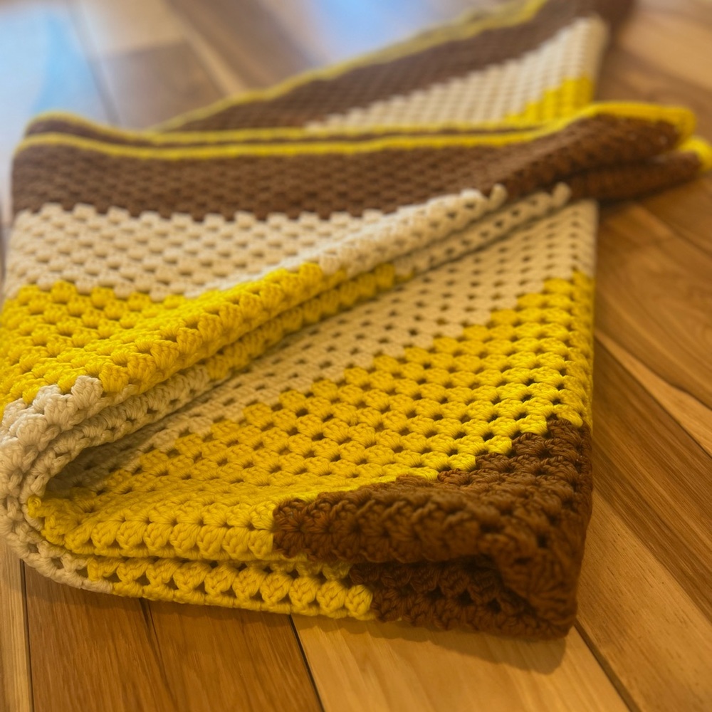 Retro handmade throw blanket! No imperfections 
Square ~6ft in diameter